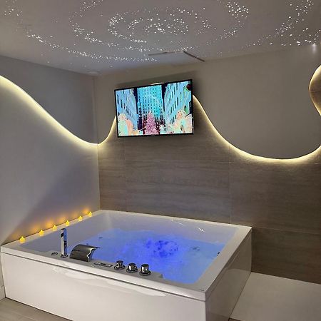 Spa Privatif - Love Room Luxe - Proche Disney Marles-en-Brie 외부 사진